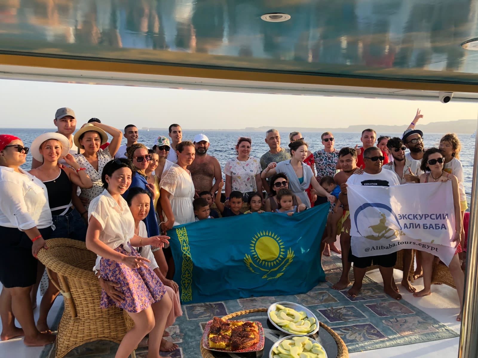 [Рас Мухамед] Вип 3-этажная яхта Египетские Мальдивы