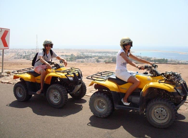 5 в 1 — каньон Салама Колор + три бассейна + катание на верблюдах + Дахаб + катание на квадроциклах из Шарм-эль-Шейха