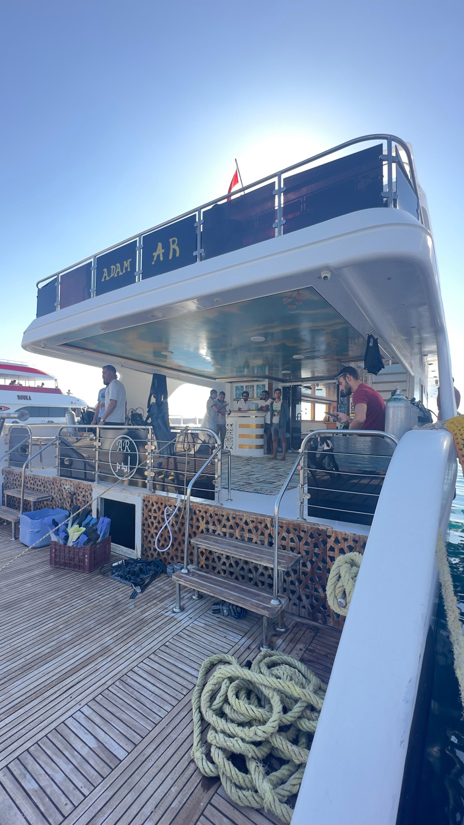 [Рас Мухамед] Вип 3-этажная яхта Египетские Мальдивы