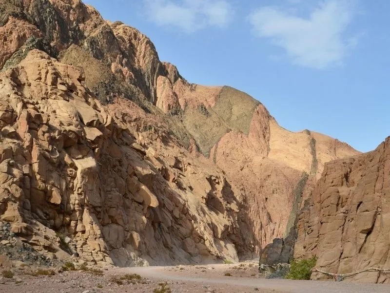 5 в 1 — каньон Салама Колор + три бассейна + катание на верблюдах + Дахаб + катание на квадроциклах из Шарм-эль-Шейха