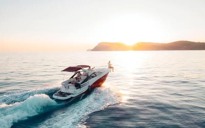 DOLPHINS HOUSE, PRIVATE SPEEDBOAT TOUR TO TIRAN ISLAND IN SHARM EL-SHEIKH