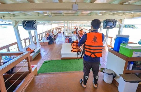 Isola di James Bond in barca grande