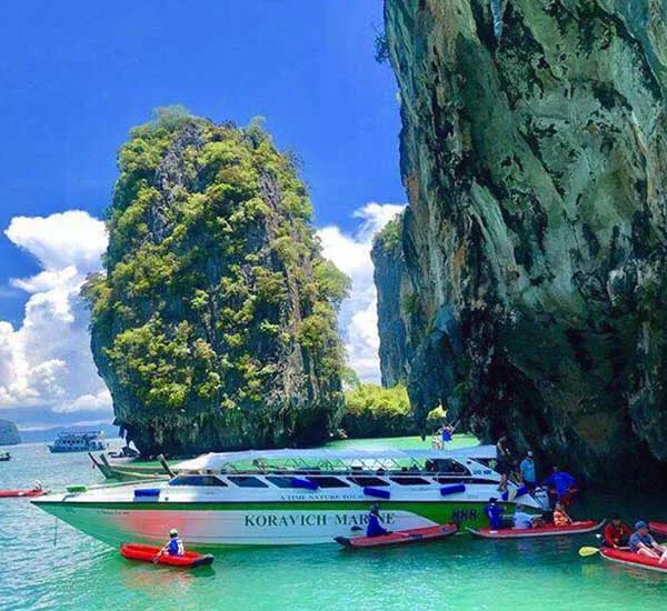 PHI PHI + MAITON + Isola Khai su catamarano a due ponti