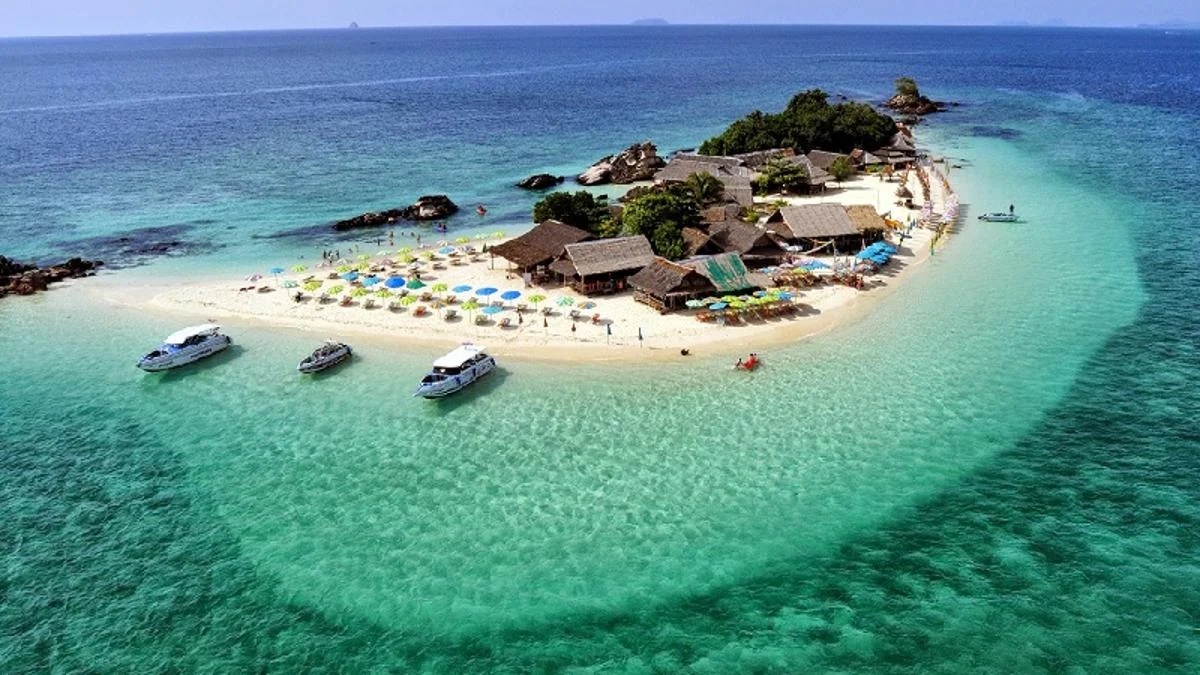 PHI PHI + MAITON + Isola Khai su catamarano a due ponti