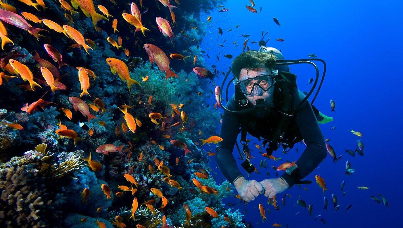 5-in-1 Sea Trip: Diving, Snorkeling, Massage, Lunch, Banana Ride in Hurghada