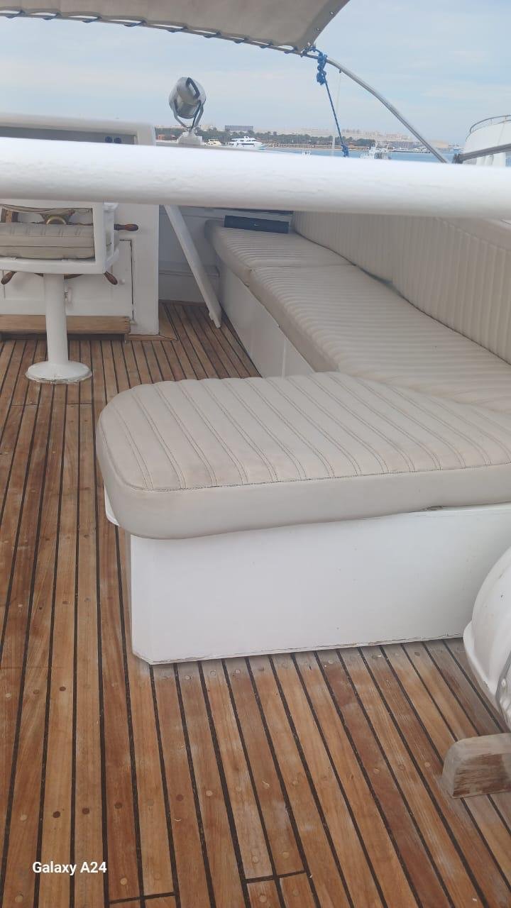 نزهة بحرية خاصة على يخت