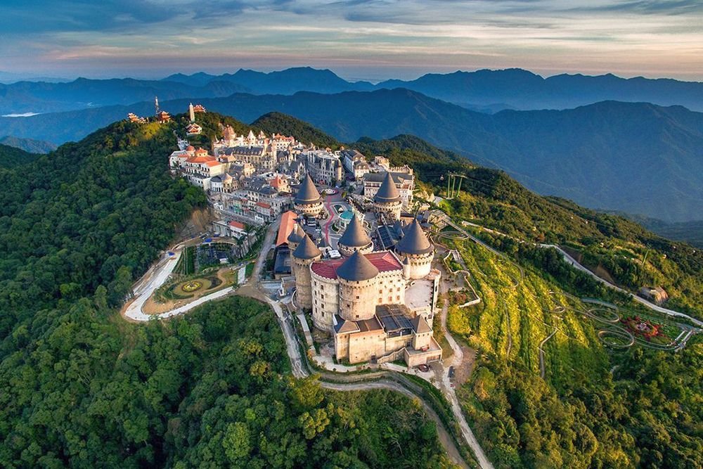 Дананг — экскурсия «Город в облаках: Золотой мост и Ba Na Hills»