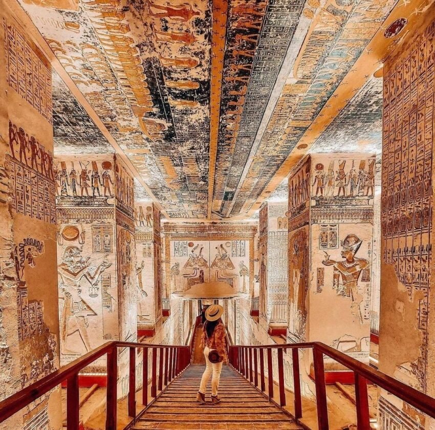 الأقصر بالطائرة من شرم الشيخ، برنامج ستاندرد مع زيارة وادي الملوك