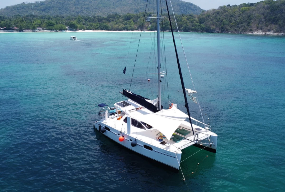 Парусные катамараны CS4-CS12 (приватная экскурсия)