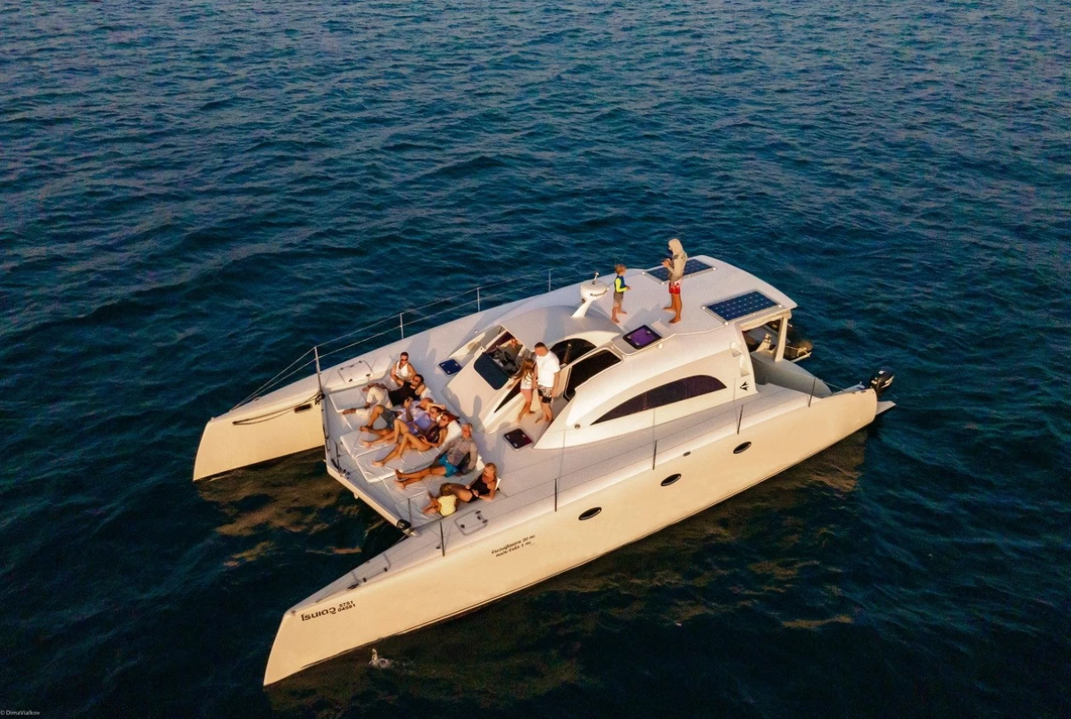 كاتاماران بمحرك CM5 (جولة خاصة)