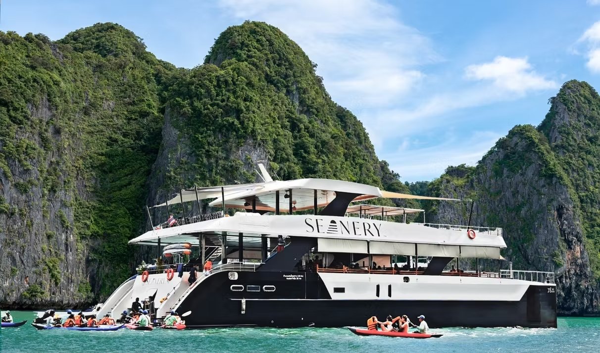 Yacht di lusso SEANERY per l’Isola di James Bond e cena con vista sul tramonto